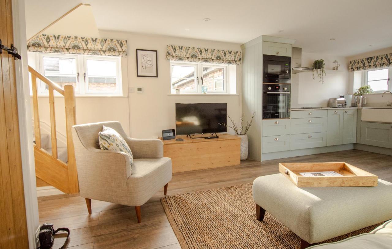 Finwood Green Farm Holiday Cottages-The Calf Shed And The Milk Parlour Henley-in-Arden Bagian luar foto