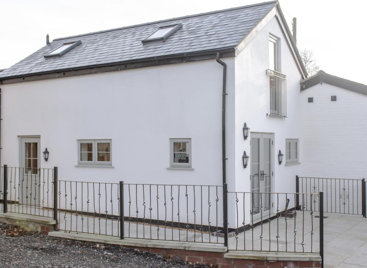 Finwood Green Farm Holiday Cottages-The Calf Shed And The Milk Parlour Henley-in-Arden Bagian luar foto